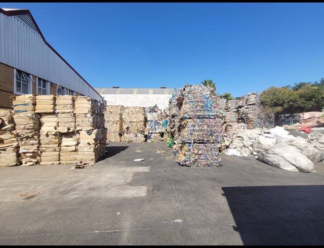 950M² WAREHOUSE TO LET IN KILLARNEY GARDENS